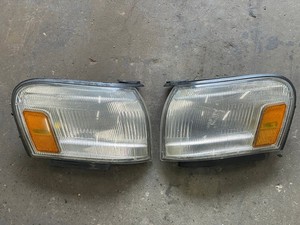 Pair For 1990 Toyota Cressida Front Corner Parking Light Marker Lamp MX83 LH RH