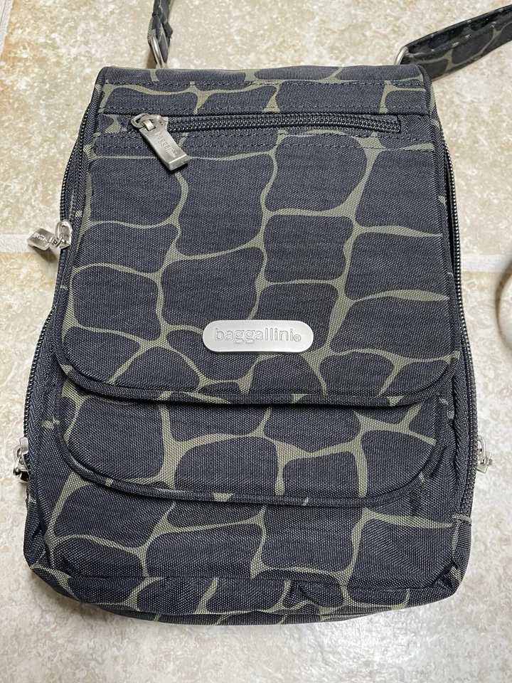 Bolso Bandolera Baggallini Multifunción Organizador Pequeño Animal Estampado Jirafa Foto 2 de 4