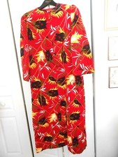 VINTAGE MADE FOR SAKS FIFTH AVENUE--QUILTED FLORAL ROBE---NWOT