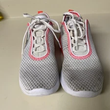 Nike Air Max Motion 2 Woman's White Athletic Sneakers Shoes - size 6.5 Hot Pink