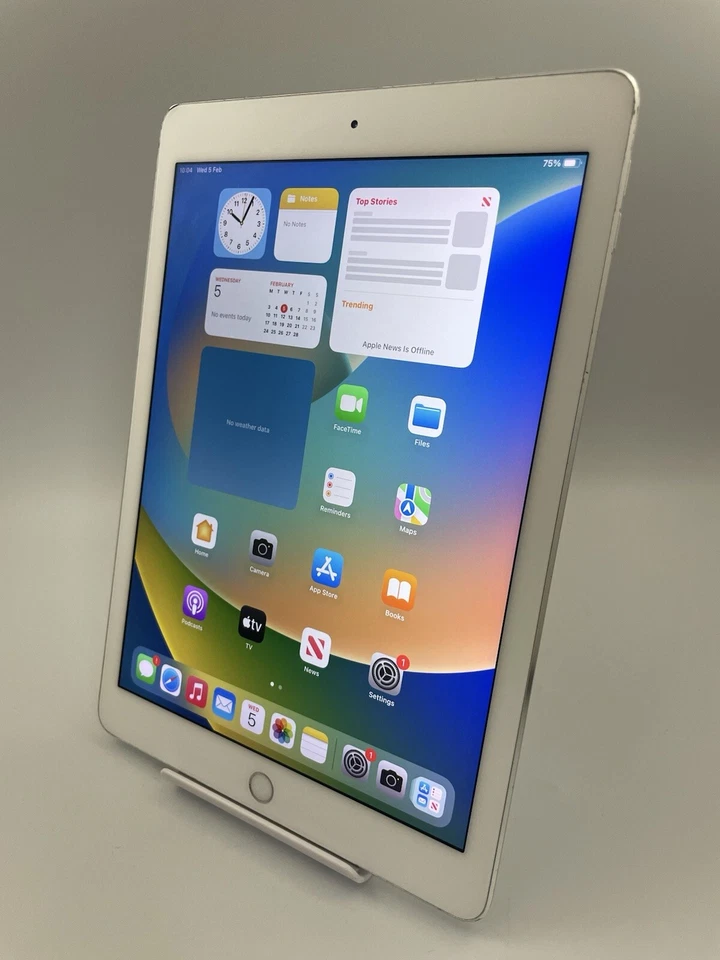 Apple iPad Pro 1st Gen 9.7" A1674 Silver Unlocked 32GB 128GB 256GB iPadOS Tablet - Image 3 of 4