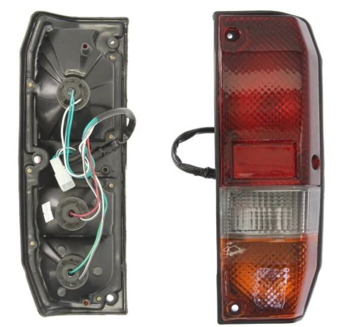 Feu arrière droit pour Toyota Land Cruiser J7 5 portes modèles de 1984 à 1996 en plastique ABS