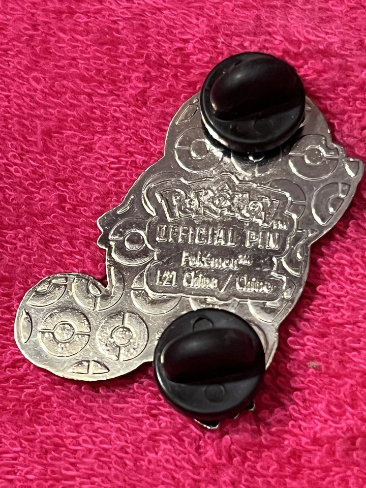 Prendedor Solapa Oficial POKEMON GO SQUIRTLE Como Nuevo Envío Rápido Foto 3 de 3