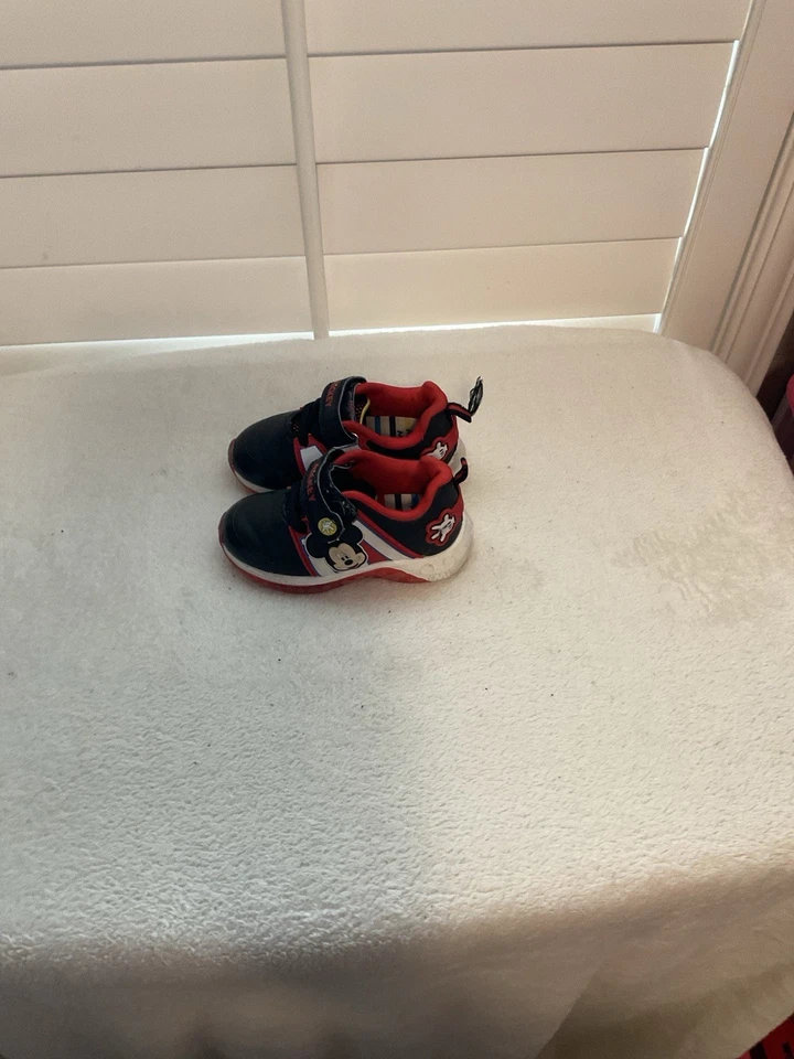 Tenis de atletismo Disney Mickey Mouse para niños pequeños talla 7 Foto 4 de 4