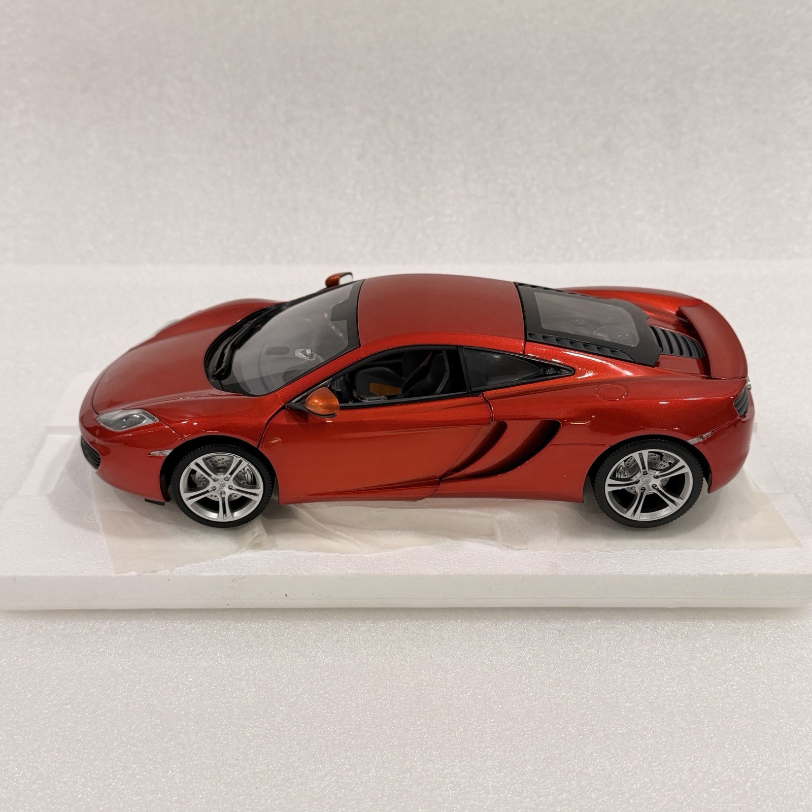 1:18 Minichamps McLaren MP4-12c Volcano Orange RARE Limited Edition 1 of 2500pcs