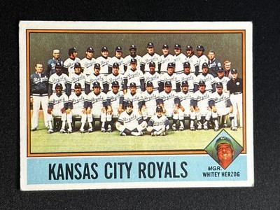 1976 Topps #236 Kansas City Royals / Whitey Herzog TC, MGR, CL