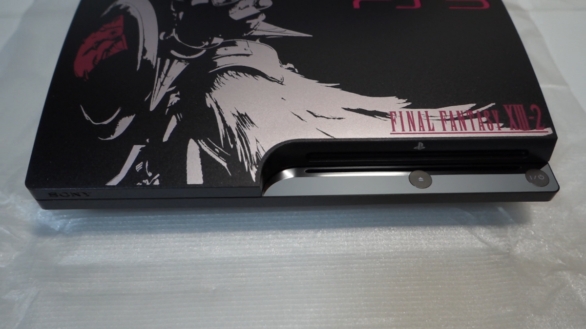 Sony PlayStation 3 Slim Final Fantasy XIII-2 Lightning Edition Ver