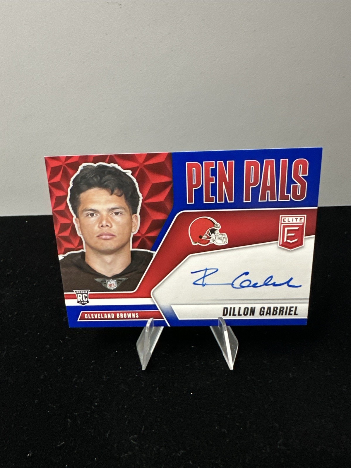 2025 Panini Donruss Elite Pen Pals Dillon Gabriel Rookie Auto Blue Ink (AU, RC)