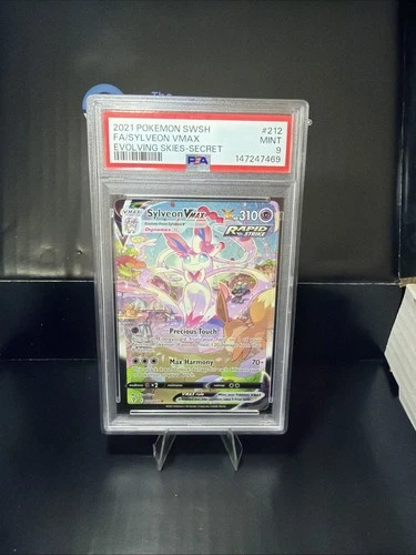 Sylveon VMAX 212/203 Pokemon Evolving Skies - PSA 9 Mint