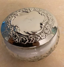 Houbigant Demi Jour Perfumed Dusting Powder 5.25 oz in Jar