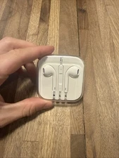 Apple EarPods In Ear Canal Headset - White (MNHF2AM/A)