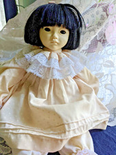 ASIAN doll. Pauline, 1983. 14". Soft body, ceramic limbs head. EXCELLENT