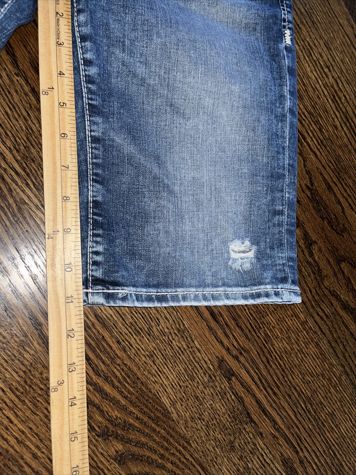 Big Star Womens Denim Shorts Mid Rise Blue Size 28 (actual 30x11) - View 11