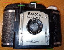 VINTAGE 1950s BEACON TWO TWENTY FIVE CAMERA