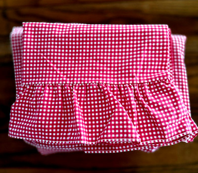EUC Nobility Twin Sheet Set-Fitted & Flat, 1 Pillowcase, Red & White Check