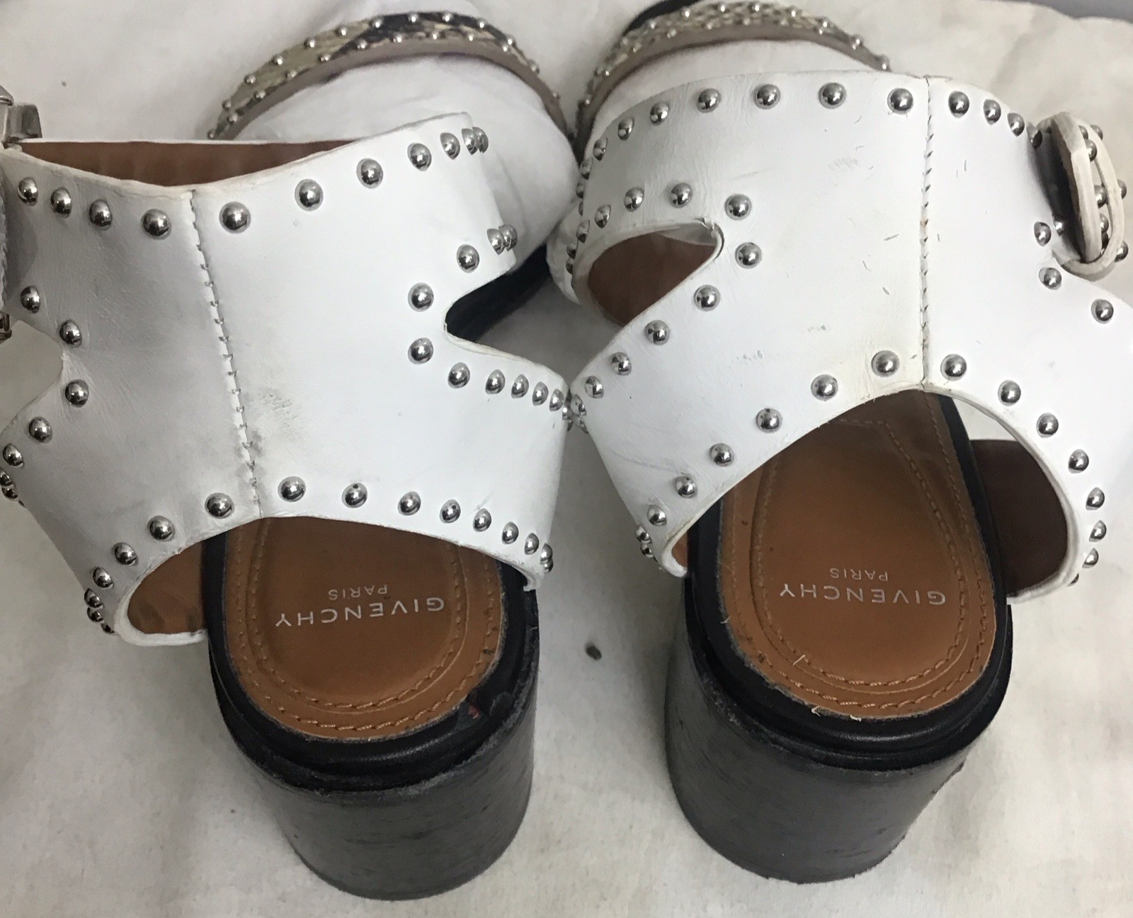 givenchy Shoe Women’s Sandals Snake Strap White Stud Ankle Strap Size 37 thumbnail 7