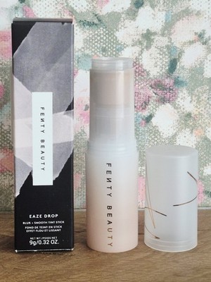 Fenty Eaze Tropfen verschwimmende Hauttönung Stick Farbton 10 brandneu verpackt