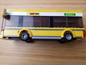 LEGO City 7641 City Corner Complete Bus Stop Street Shop Town 60031