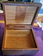 Vintage Benson & Hedges Presentation Box  London–NY–Montreal Hinges Faux Leather