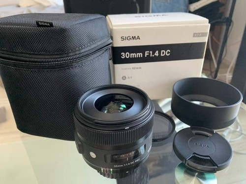 SIGMA 30F1.4 DC HSM/N