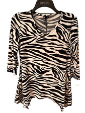 Ladies Sz Small V-Neck 3/4 Sleeve Zebra Print Shark Bite Hem Stretch Knit Shirt