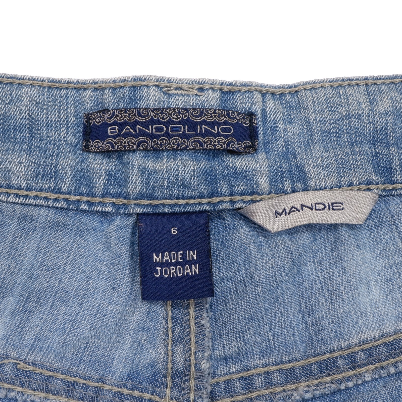 Bandolino Mandie Capri Jeans 6 Cuff Blue Denim Womens Measures 31 x 19.5 thumbnail 4
