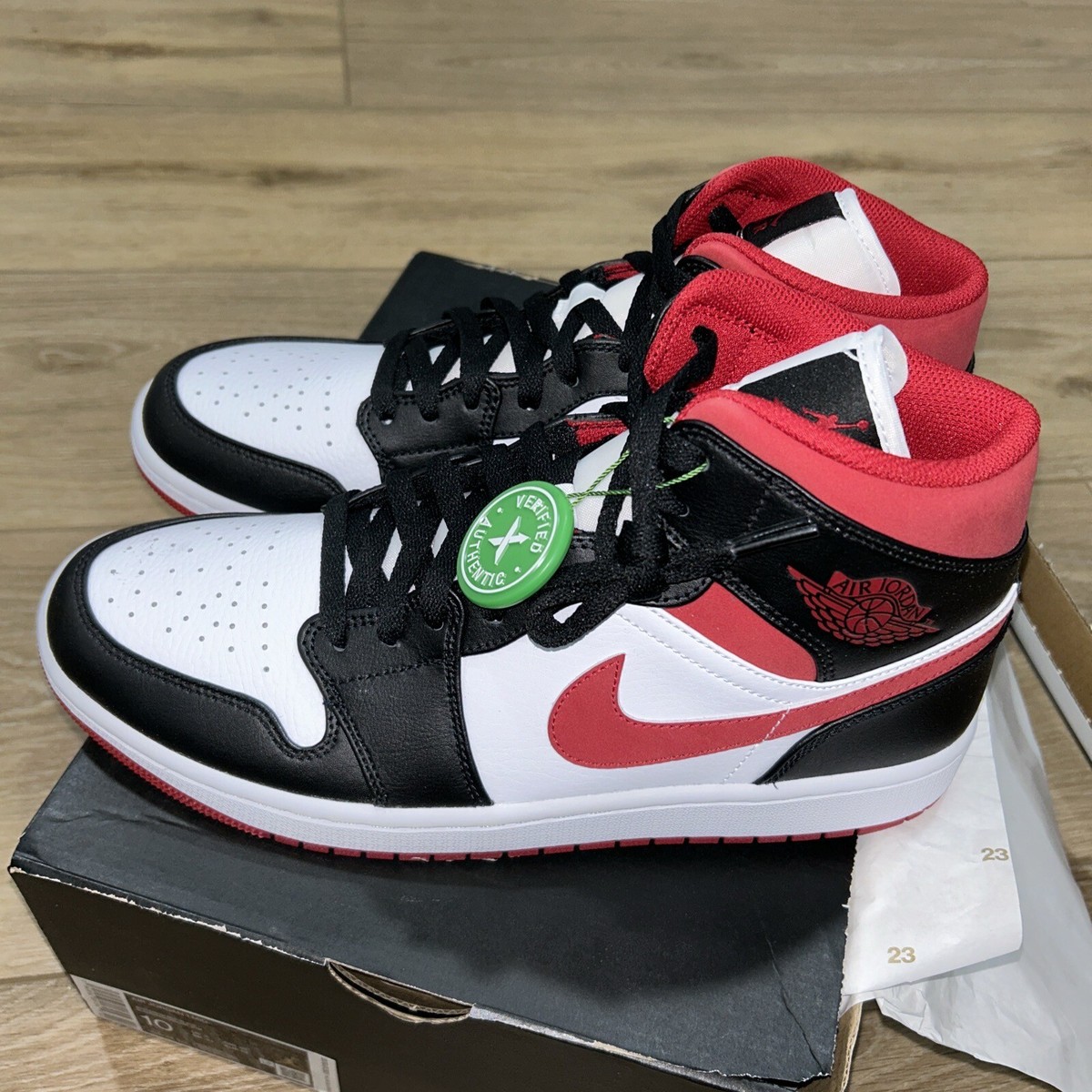 シューズ(男性用) AIR JORDAN 1 MID BLACK/GYM RED-WHITE Amazon.com | Air Jordan 1 Mid Men's Shoes Size - 12 White