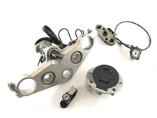 Suzuki DL 1000 V-Strom [2006] - triple clamp top with lock set