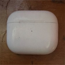 Apple AirPods Wireless Bluetooth In-Ear Earbuds White Built-In Mic Charging Case