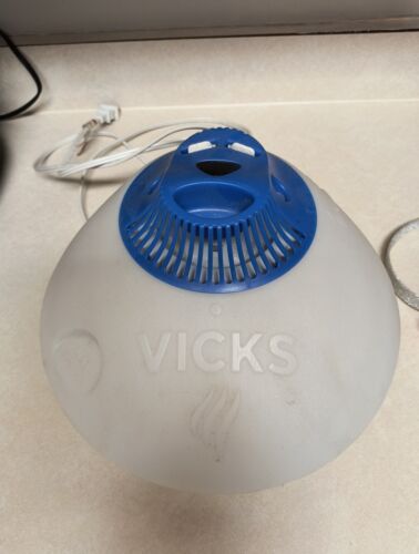 Vicks Warm Steam Vaporizer (Light colored in) - Picture 1 of 2