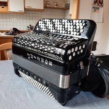 fisarmonica Borsini 5/5 con doppio cassotto   con il do in prima fila