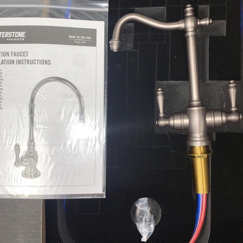 Grifo de filtración de agua fría y caliente de grafito Waterstone Annapolis 1100HC-GR Foto 2 de 3