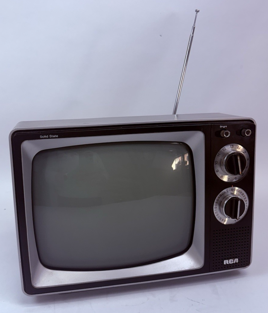 1977 RCA Solid State TV Model AB Retro Television Black & White