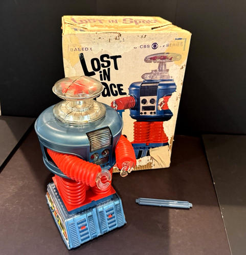 1966 Remco LOST IN SPACE ROBOT with BOX and Working Light Complete! Rare!