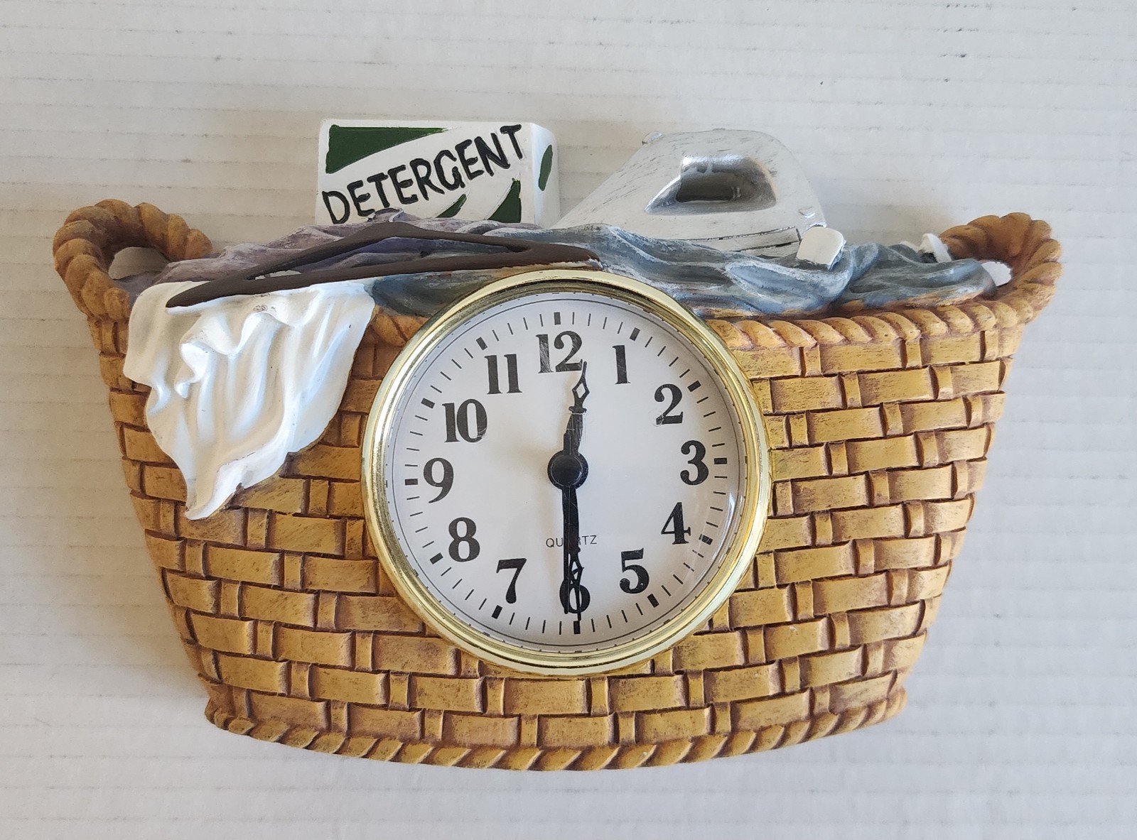 Vintage Style Laundry Room Clock Basket Detergent WORKS!