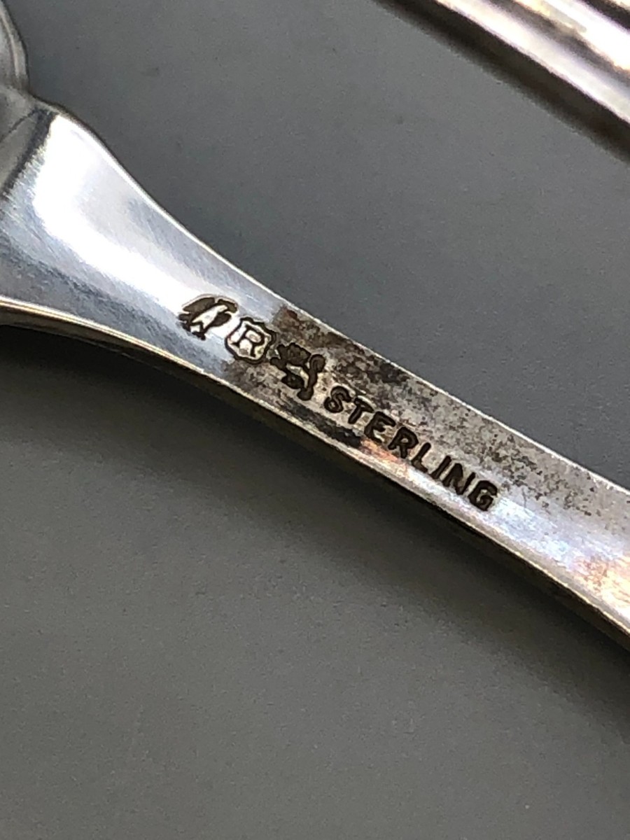 Burgundy by Reed & Barton Sterling Silver Sugar Tongs 4.25