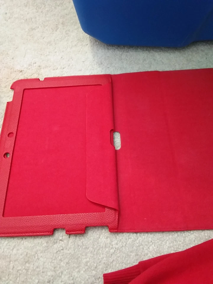 Roocase Red Tablet Case  Or Small Laptop.  11 X 7  1/2 - Изображение 2 из 3