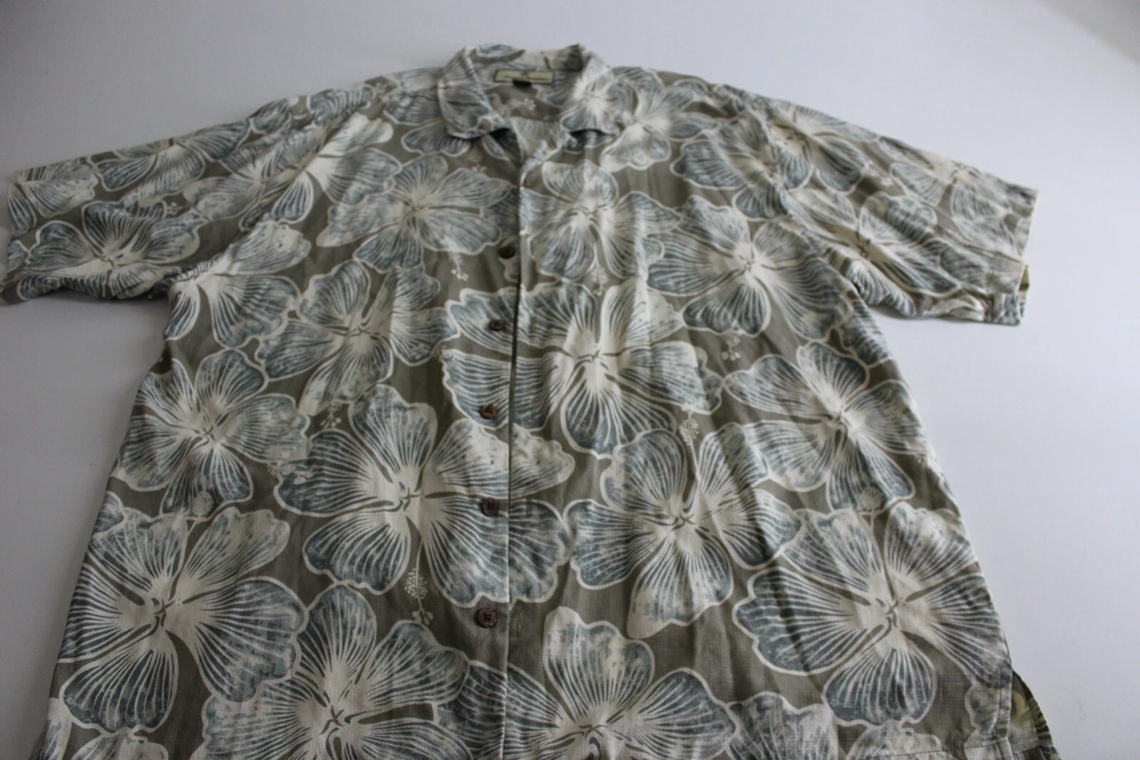 Tommy bahama 100% Silk Copyright Big Floral Shirt XL Extra Large