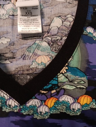 Peanuts Scrubs Halloween Tooniforms V Neck Knit Panel Top Size XXS Snoopy New - Picture 3 of 10