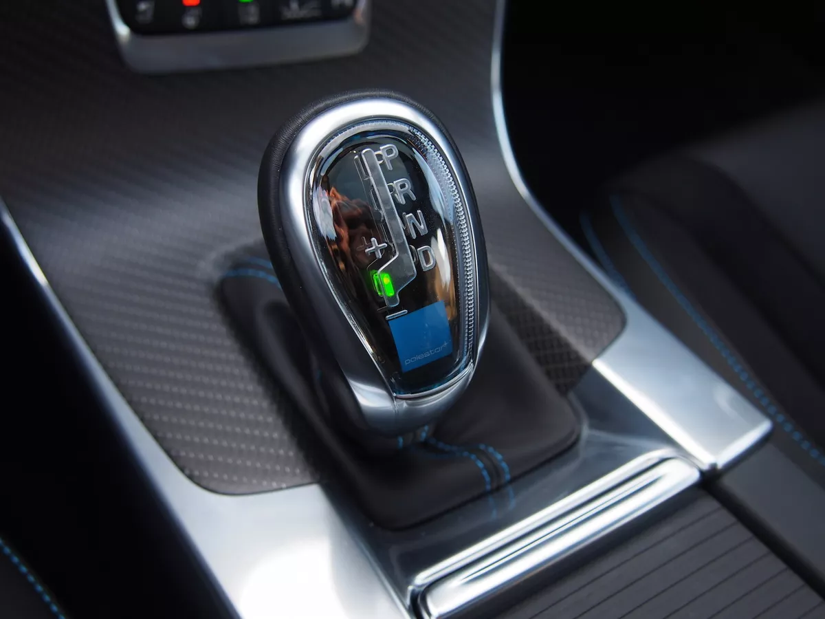 Volvo s60 sale shift knob replacement