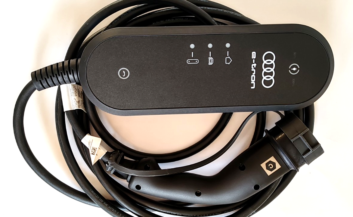NEW GENUINE AUDI 7.2KW E-TRON Q4 Q5 A3 EV HOME UNIVERSAL CHARGER
