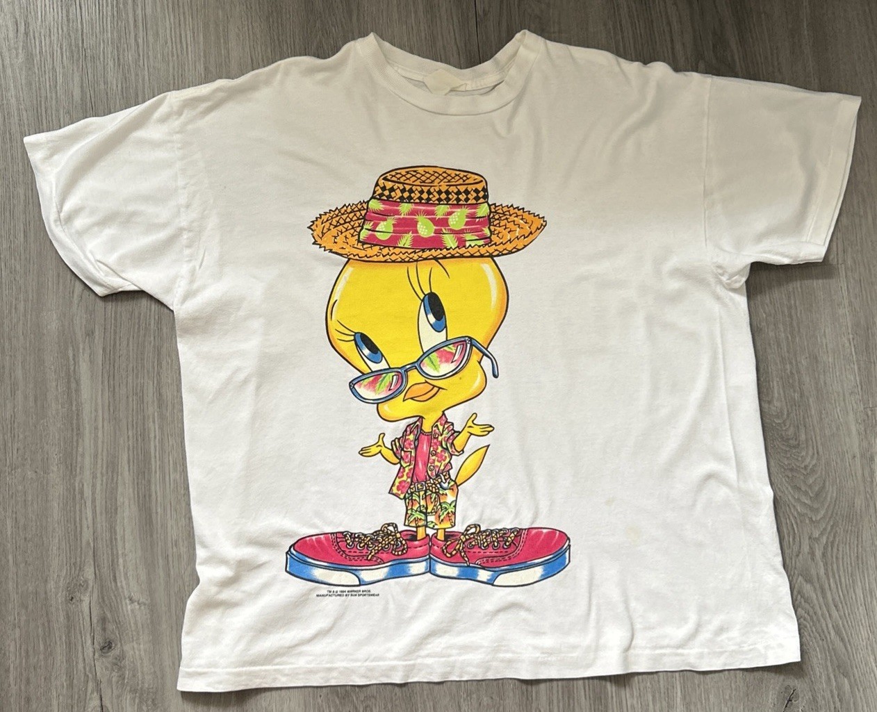 Vintage 1994 Warner Bros Tweety Bird Graphic Tee