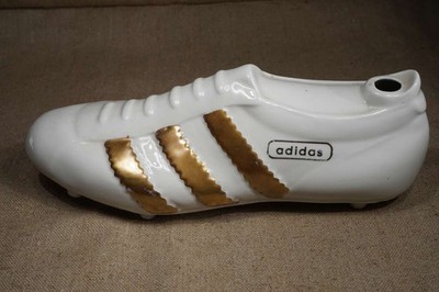 vintage Werbeaufsteller Schuh Fußball Adidas aus Keramik