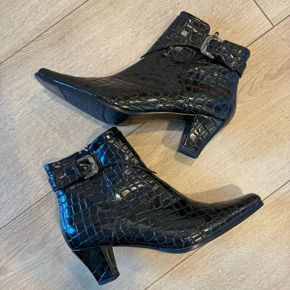 Botín al tobillo J. Renee Shayla imitación cuero vegano piel de serpiente talla 7,5 Foto 2 de 4