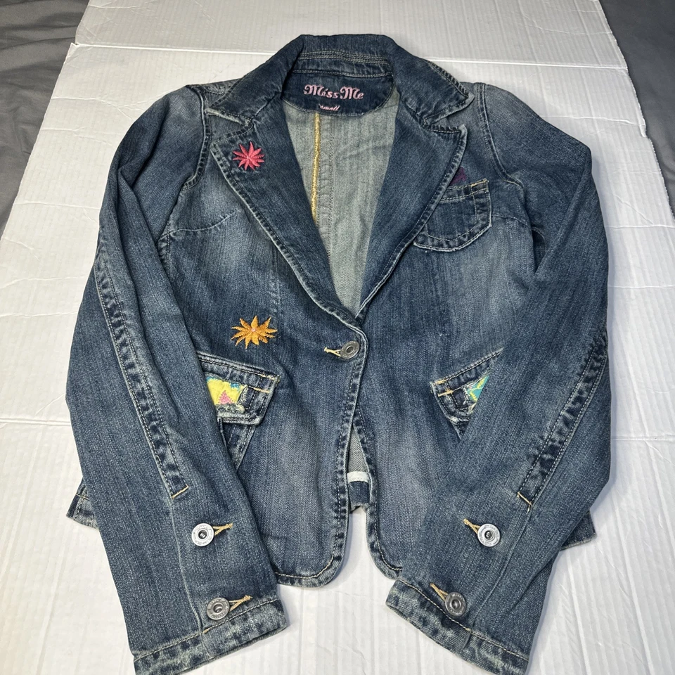 Vintage MISS ME Denim Jacket Y2K Denim Embroidered Artistic Women Size Small - Image 2 of 4