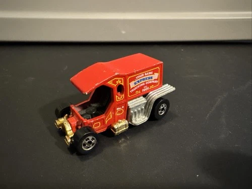 Vintage 1976 Hot Wheels T-Totaller Red Blackwall Made In Hong Kong Diecast Truck