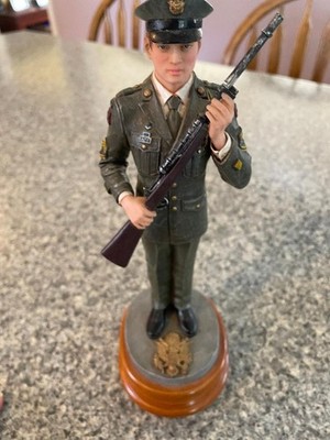VTG 1999 Vanmark American Heroes   Honor Guard  Statue~US Army~Music Box~ EUC