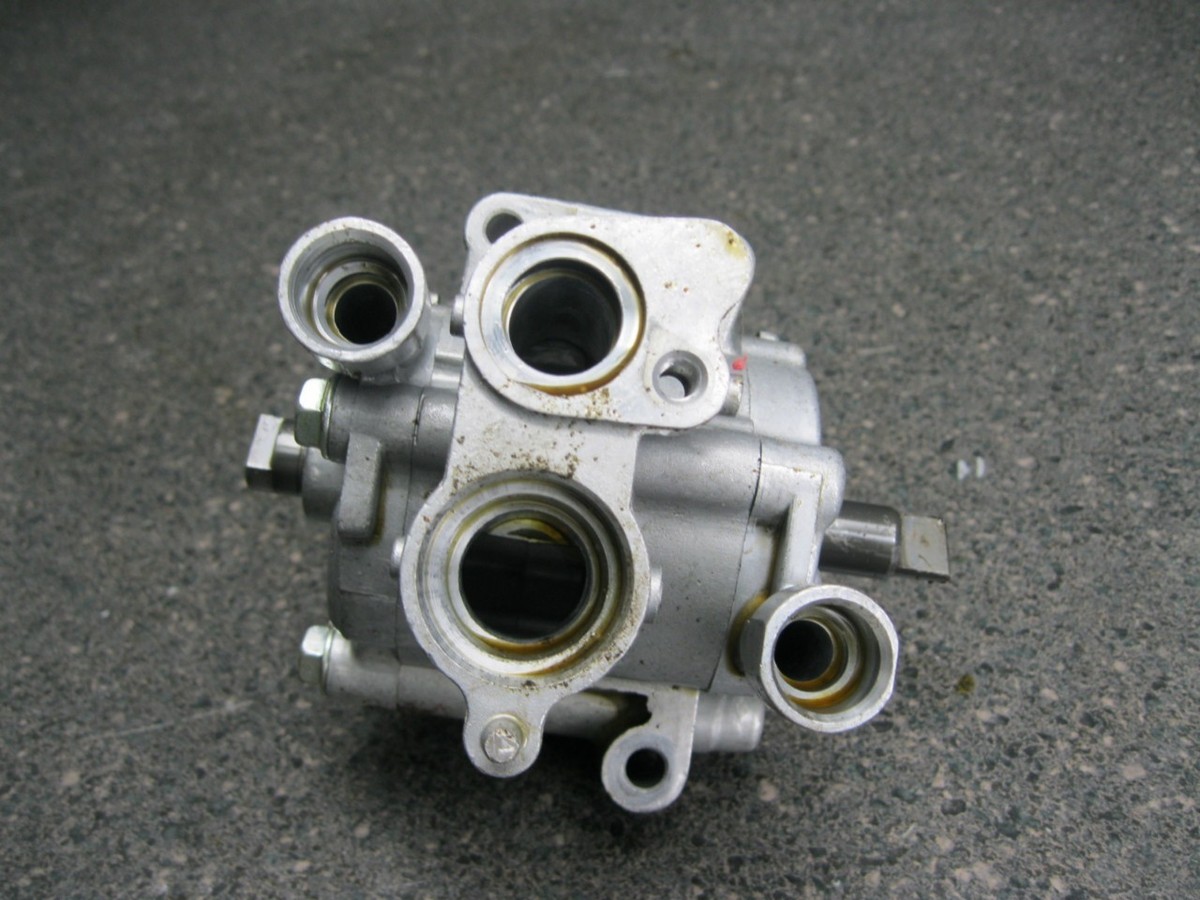 90 Honda CBR 1000 CBR1000 Engine Oil Pump 33G | eBay