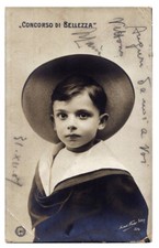 Bambino con cappello