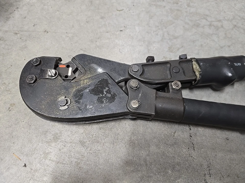 Crimpadora de compresión con troqueles Thomas & Betts TBM8S manual de trinquete Foto 4 de 4